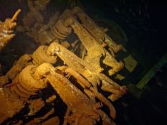 182842